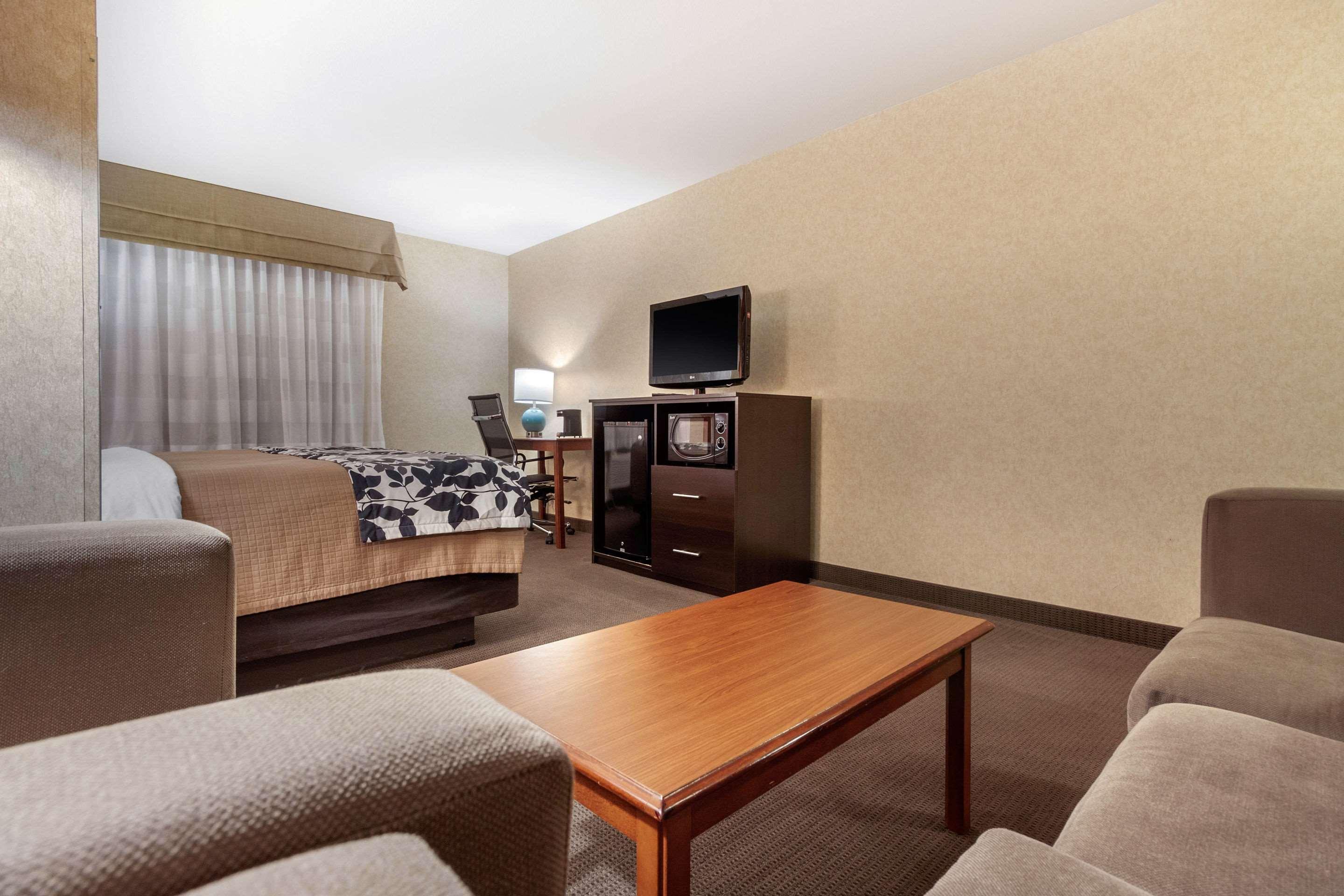 Sleep Inn & Suites Hays I-70 Bagian luar foto