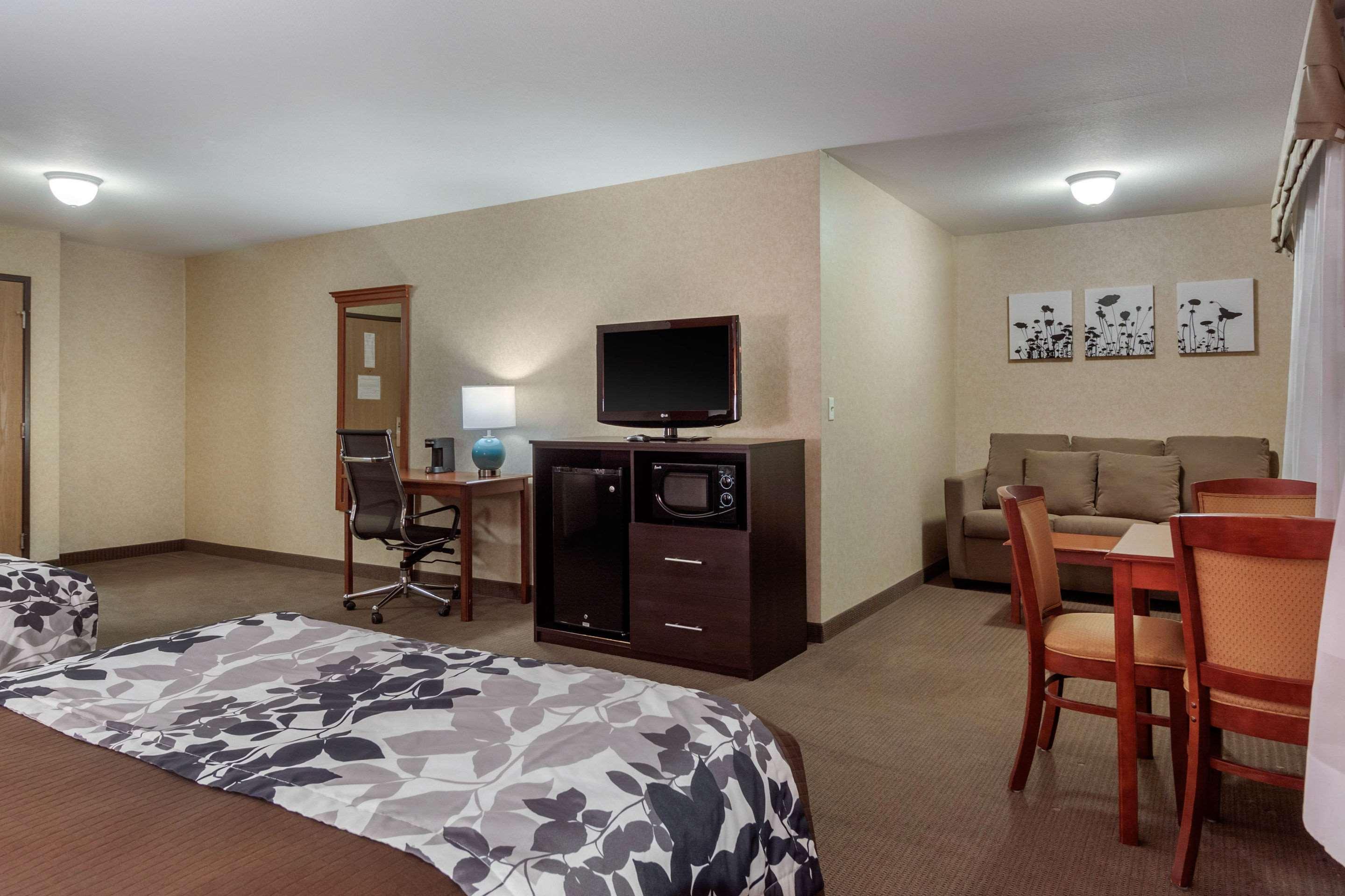 Sleep Inn & Suites Hays I-70 Bagian luar foto