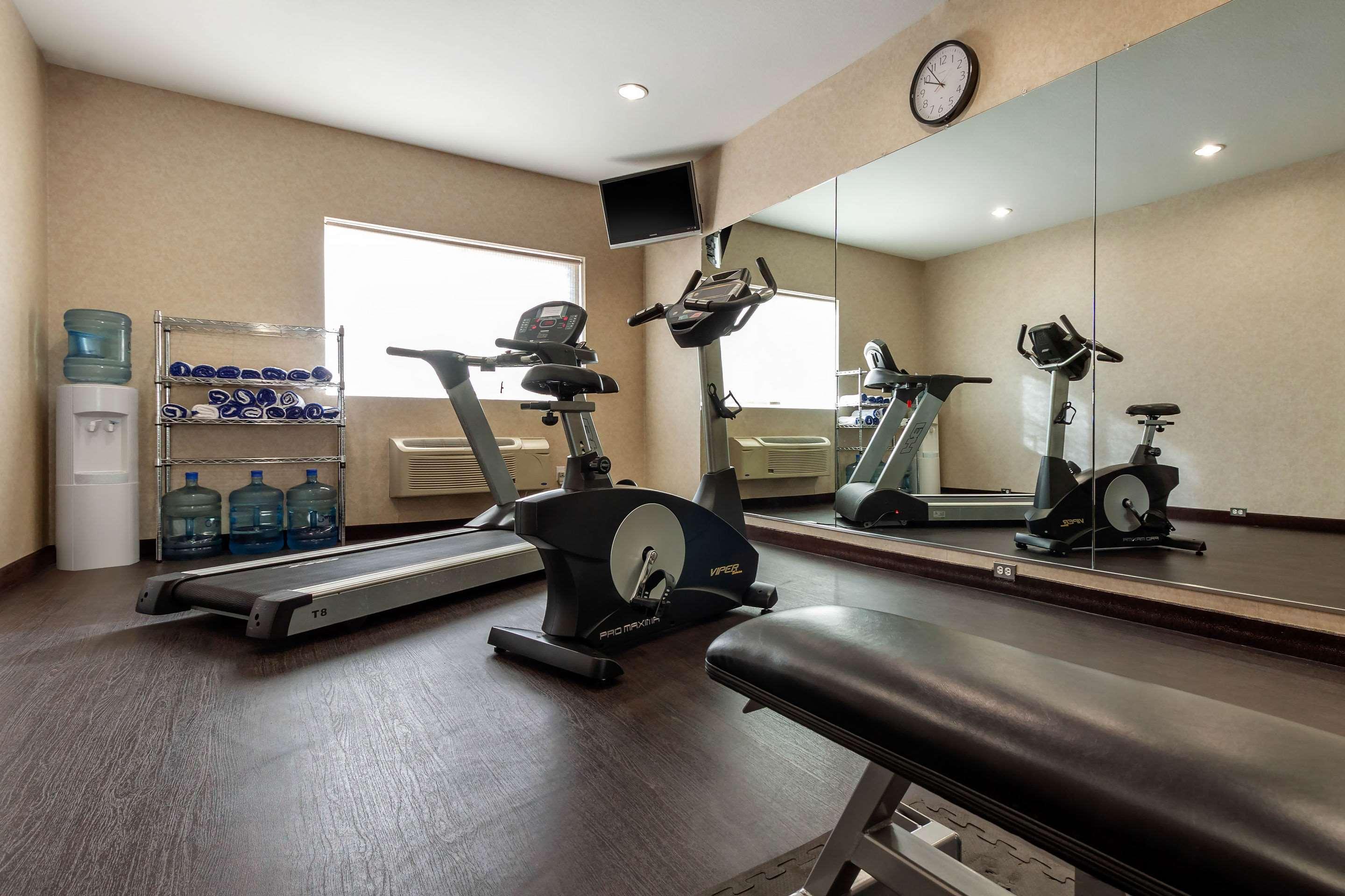 Sleep Inn & Suites Hays I-70 Bagian luar foto