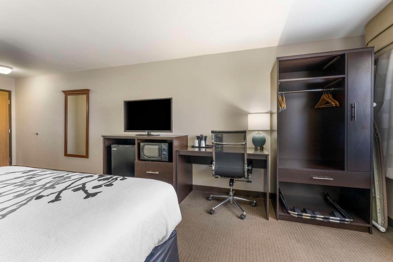 Sleep Inn & Suites Hays I-70 Bagian luar foto