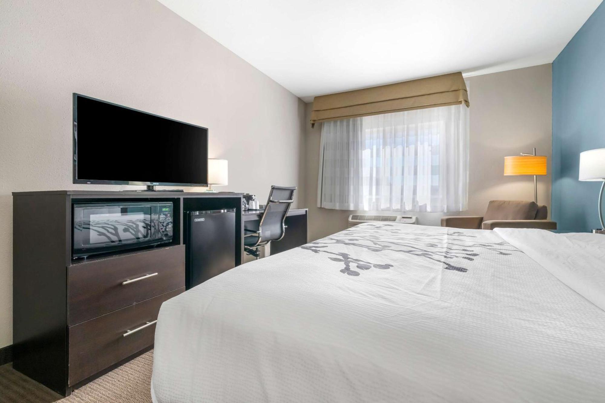 Sleep Inn & Suites Hays I-70 Bagian luar foto